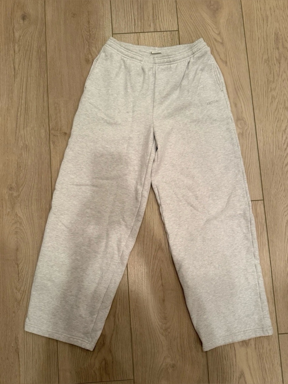 Aritzia Cozy Sweatfleece Boyfriend Barrel Sweatpants